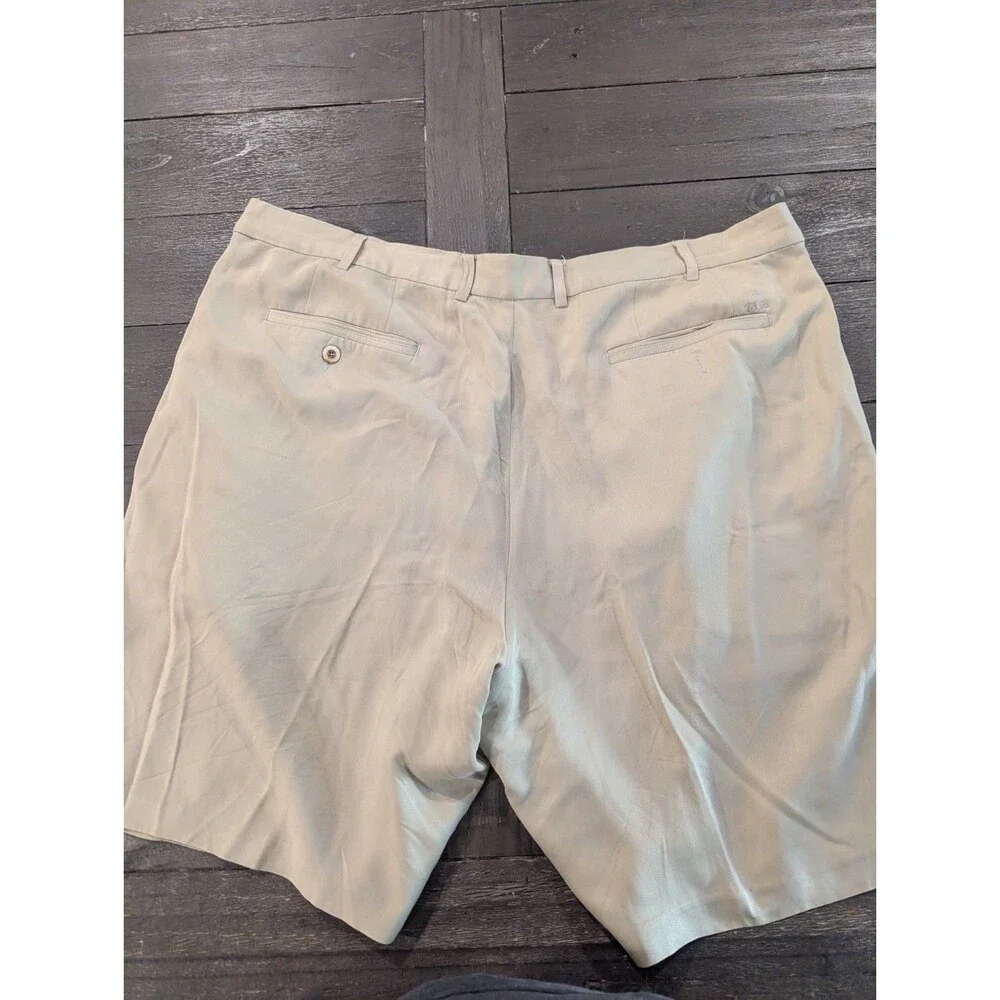 Tommy‎ Bahama Shorts Mens 40x10 Khaki Tan Silk Blend Casual Golf Vacation Preppy
